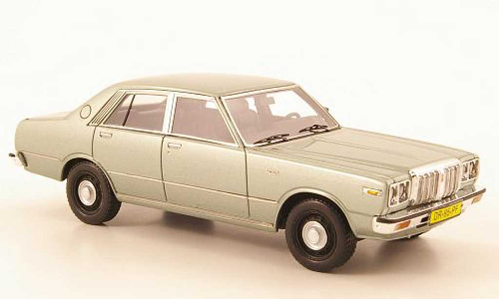 Datsun 200L 1/43 Neo Laurel (C230) grijsgrun modelauto