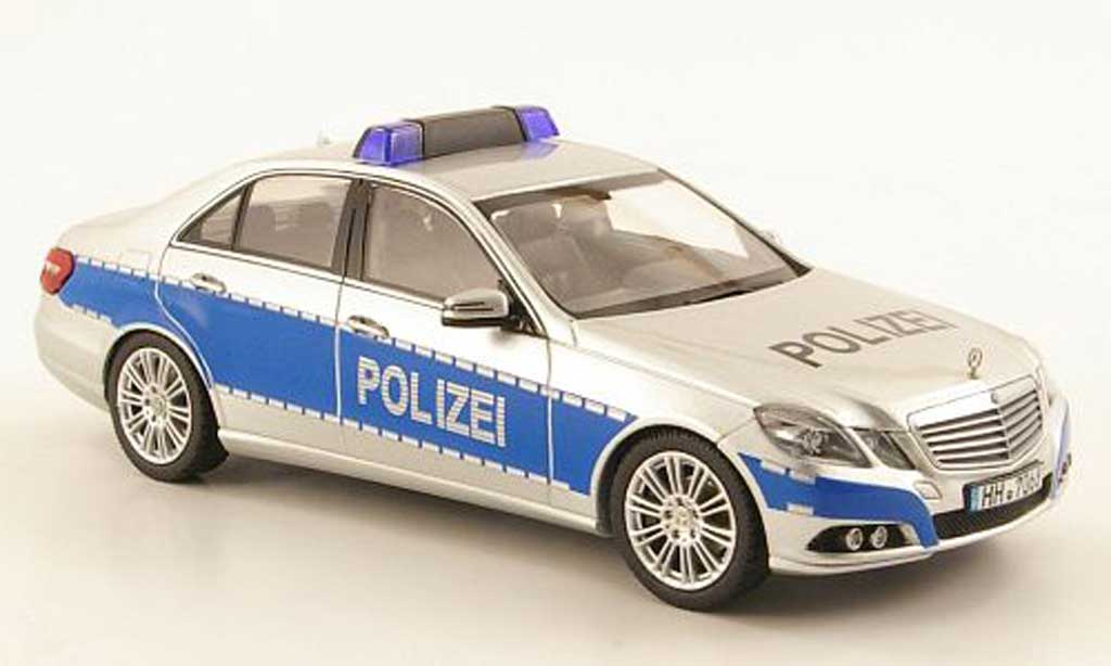 Mercedes Classe E 1/43 Schuco Sedan (W212) Politie Hamburg modelauto