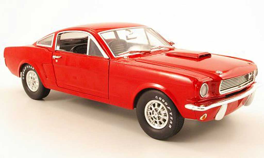 Shelby GT 350 1966 1/18 Shelby Collectibles 1966 rood modelauto