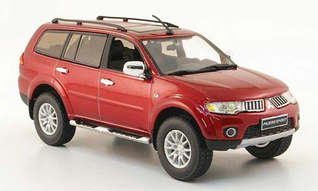 Mitsubishi Pajero 1/43 Vitesse Sport rood 2009 modelauto