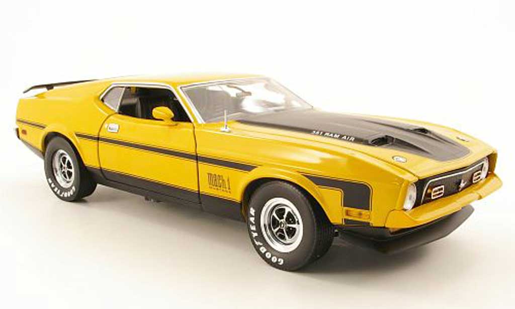 Ford Mustang 1971 1/18 Sun Star 1971 mach i geel modelauto