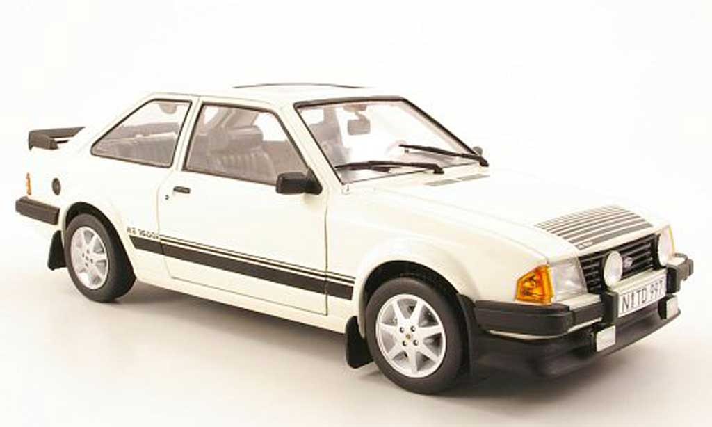 Ford Escort MK3 1/18 Sun Star MK3 rs 1600i wit 1984 modelauto