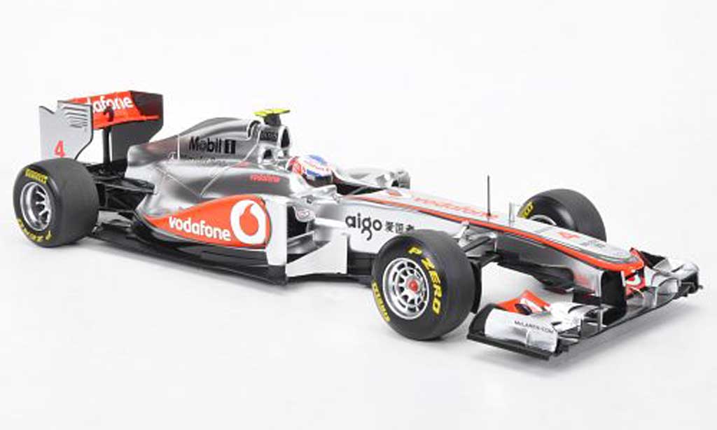 Mercedes F1 1/18 Minichamps McLaren MP4-26 No.4 Vodafone J.Button Formel 1 Saison 2011 modelauto