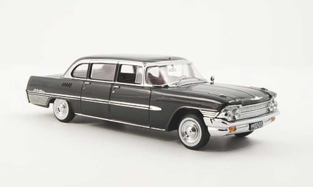 Zil 111 1/43 IST Models G zwart 1965 modelauto