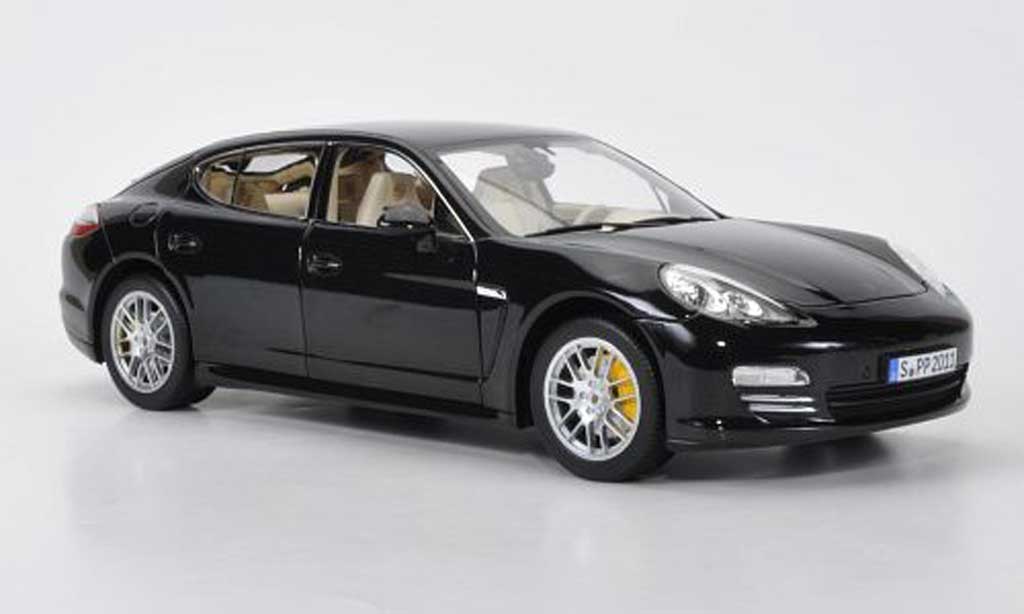 Porsche Panamera S 1/18 Norev zwart 2009 modelauto