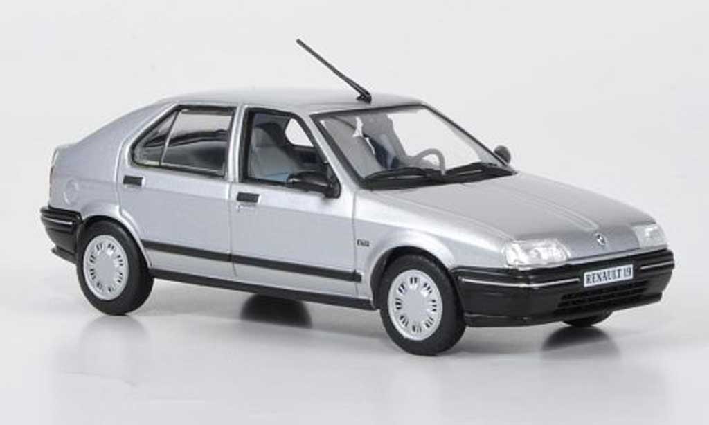 Renault 19 1/43 Norev grijs 5-Turer 88 modelauto