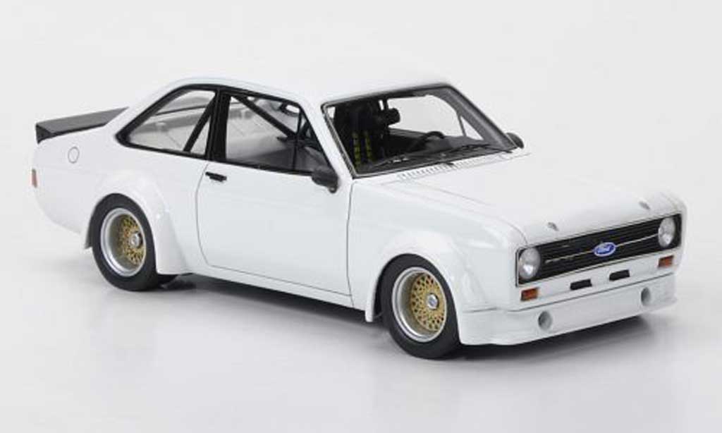 Ford Escort MK2 1/43 Neo MK2 Gr.2 wit limited edition 1976 modelauto