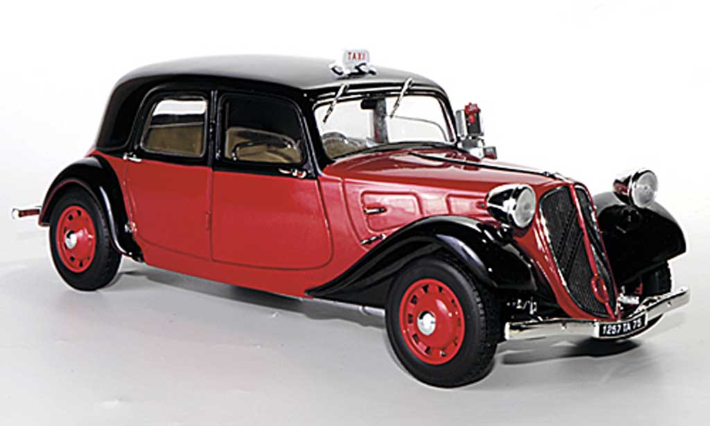 Citroen Traction 11 1/18 Solido 11 B Taxi rood/zwart 1938 modelauto