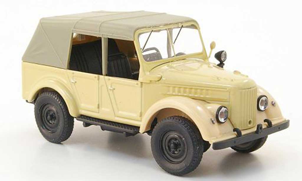 Gaz 69A 1/43 Nash Avtoprom beige geschlossen modelauto