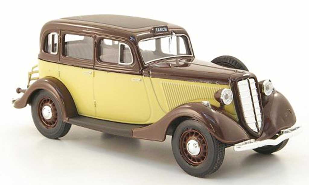 Gaz M1 Taxi 1/43 Nash Avtoprom Taxi bruin/beige modelauto