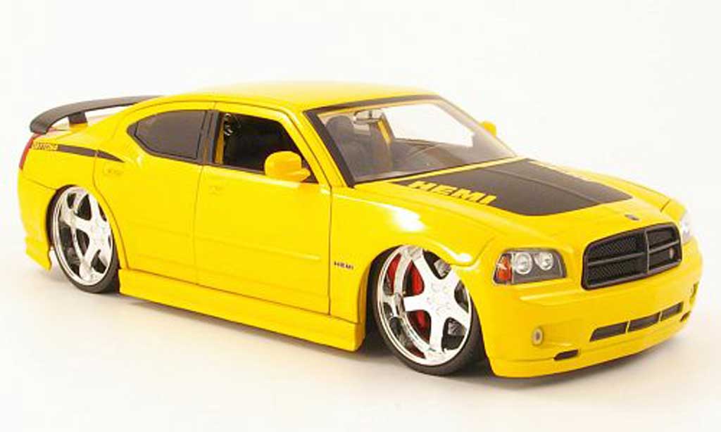 Dodge Charger Daytona 1/18 Jada Toys Daytona r/t geel/mat zwart 2006 modelauto