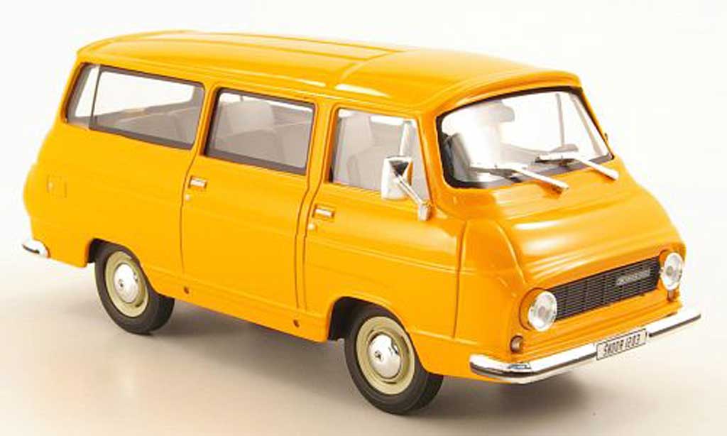 Skoda 1203 1/43 Abrex Lieferwagen oranje modelauto