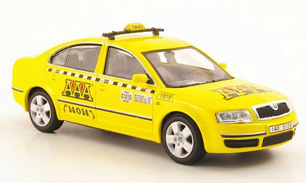 Skoda Superb 1/43 Abrex AAA Taxi modelauto