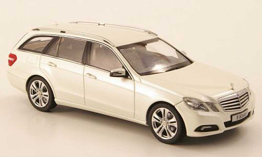 Mercedes Classe E 1/43 Schuco T-Modell (S212) wit 2009 modelauto