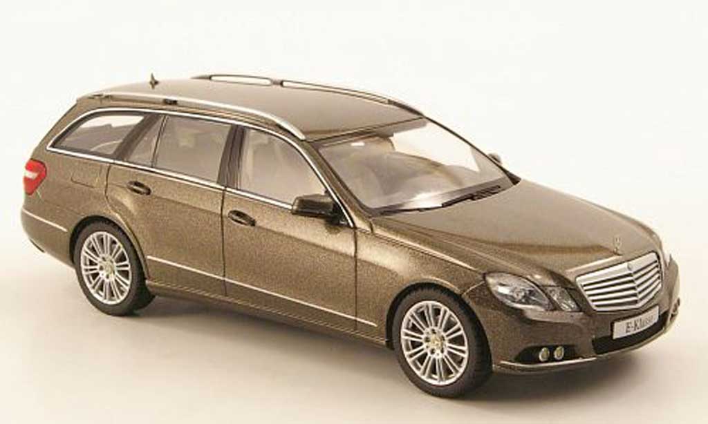 Mercedes Classe E 1/43 Schuco T-Modell (S212) grijs 2009 modelauto