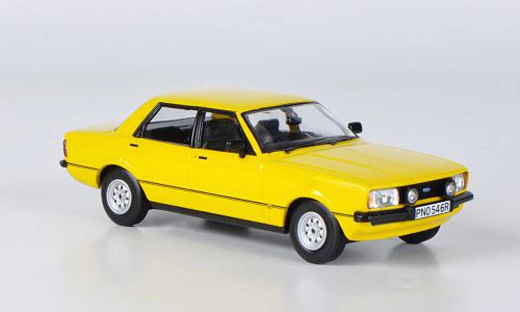 Ford Cortina 1/43 Vanguards MkIV 2.0S geel modelauto