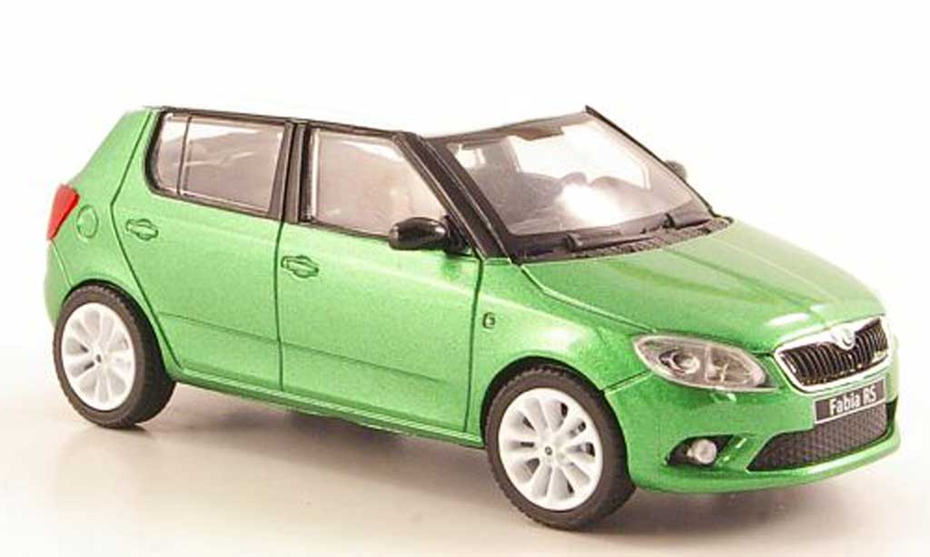 Skoda Fabia 1/43 Abrex grun mit witem Dach und Felgen 2010 modelauto