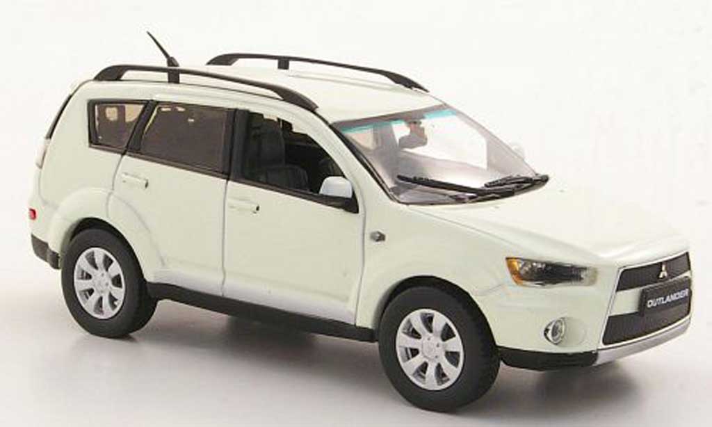 Mitsubishi Outlander 1/43 Vitesse wit 2010 modelauto