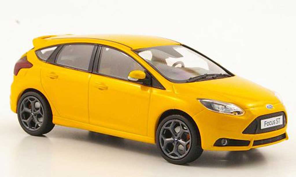 Ford Focus ST 1/43 Minichamps ST MkIII oranje 2011 modelauto