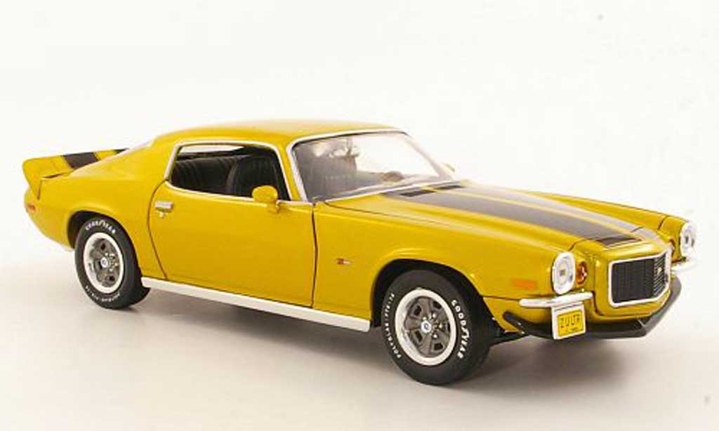 Chevrolet Camaro Z28 1/18 Ertl Z28 geel/zwart 1971 modelauto