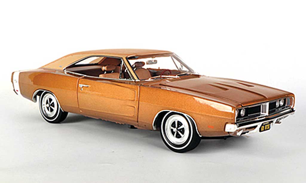 Dodge Charger 1968 1/18 Ertl 1968 R/T SE bronze/mattbeige modelauto
