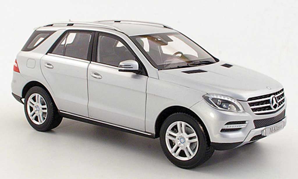 Mercedes Classe M 1/18 Minichamps (W166) ML grijs metallic 2011 modelauto