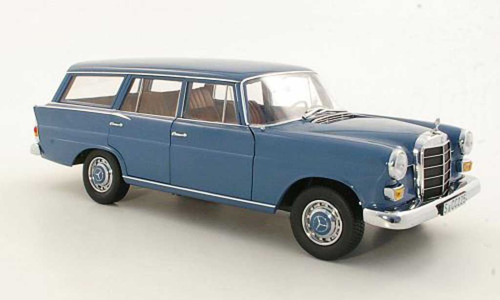 Mercedes 200 1/18 Norev Universal (W110)blauw modelauto