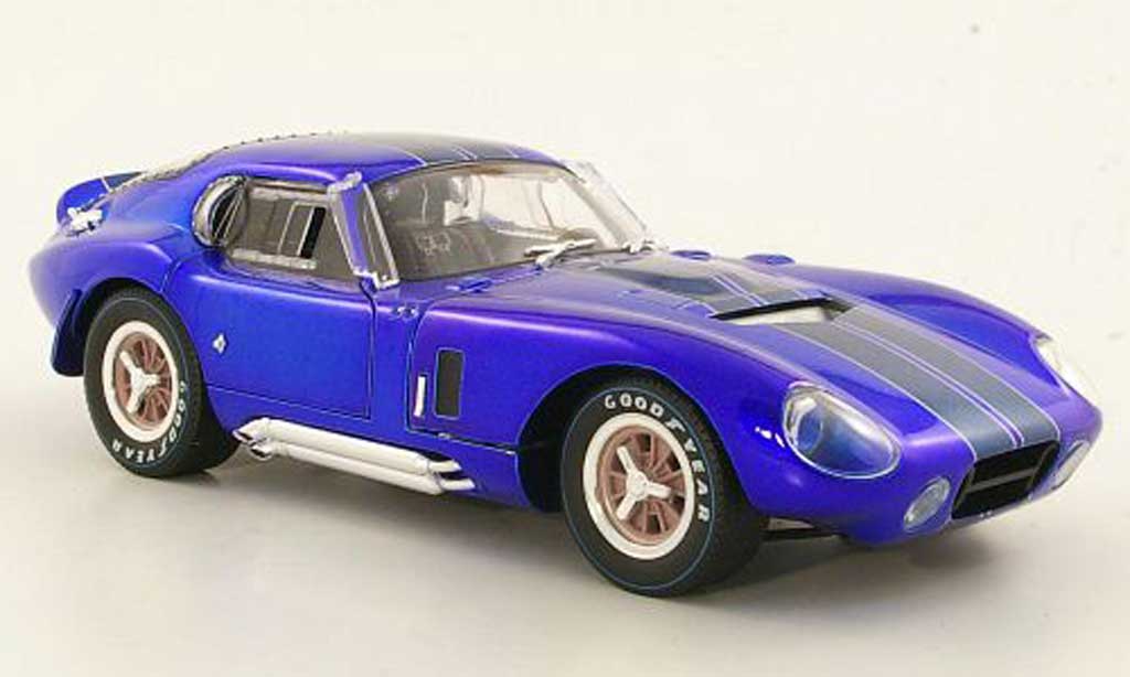 Shelby Cobra Daytona 1/18 Shelby Collectibles Daytona Coupeblauw/blauw 1965 modelauto