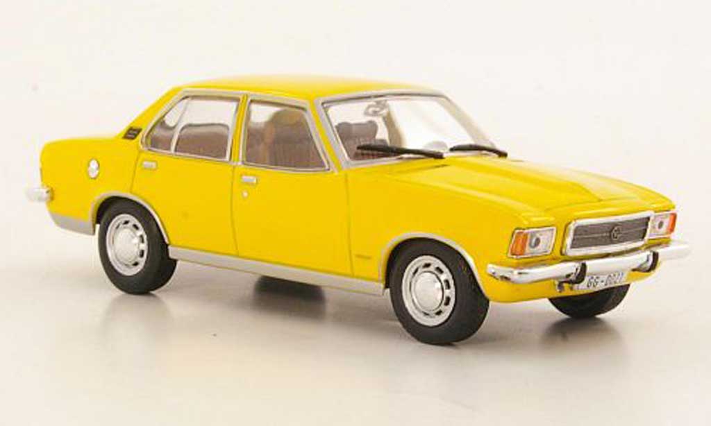Opel Rekord 1/43 WhiteBox D 2100 Diesel geel modelauto