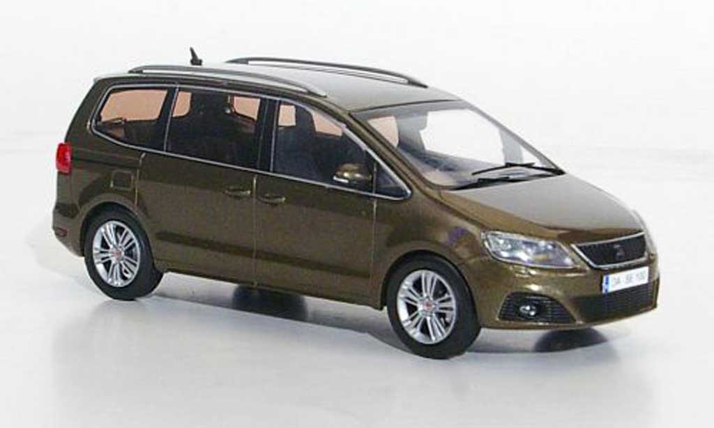 Seat Alhambra 1/43 Hachette bruin 2010 modelauto