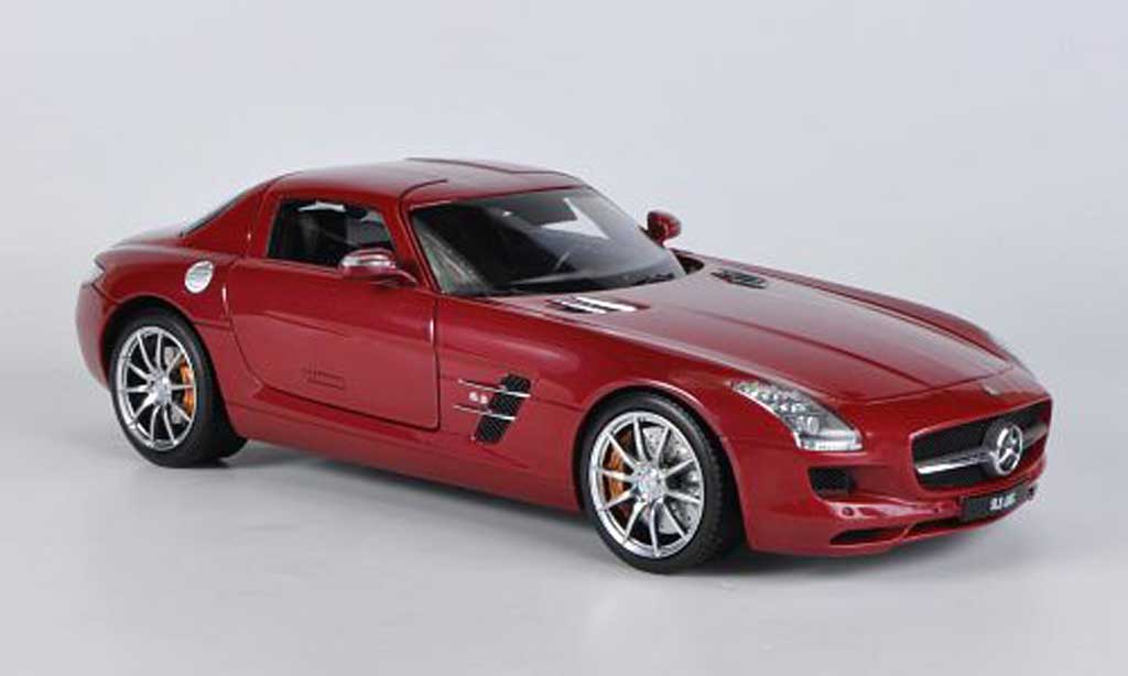 Mercedes SLS 1/18 Welly coupe AMG (C197) rood modelauto