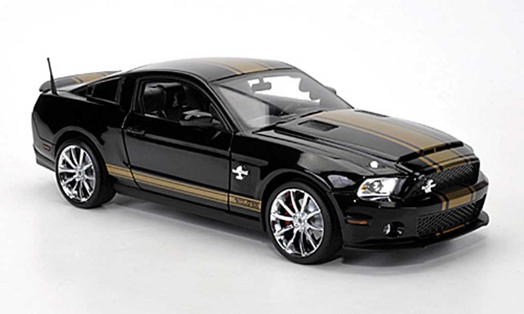 Shelby GT 500 2012 1/18 Shelby Collectibles 2012 Super Snake zwart avec goldenen bandes modelauto