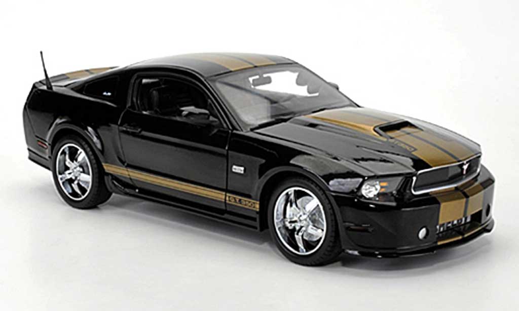 Shelby GT 350 2012 1/18 Shelby Collectibles 2012 zwart avec goldenen bandes modelauto