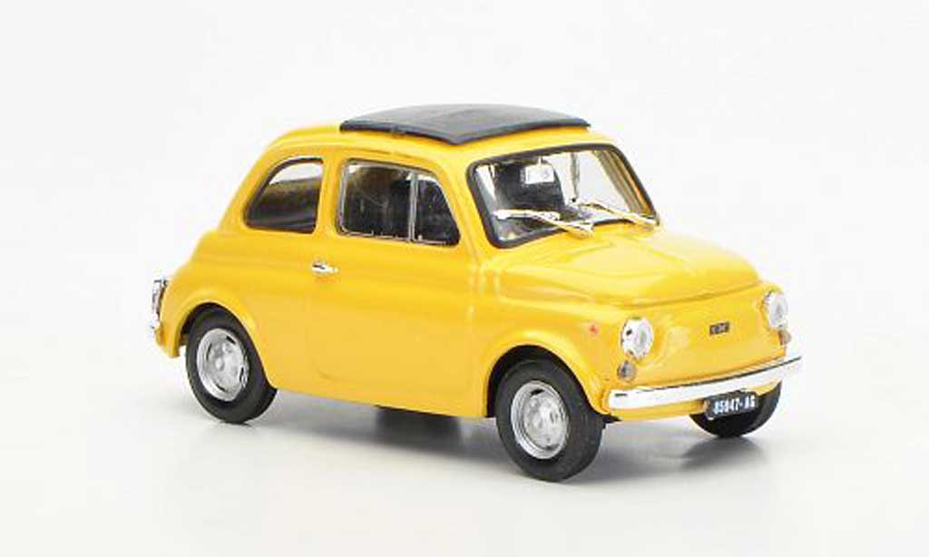 Fiat 500 R 1/43 Brumm R geelbeige geschlossenes Faltdach 1972 modelauto