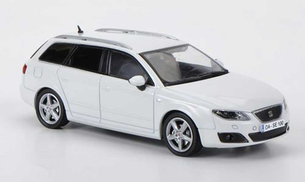 Seat Exeo 1/43 Hachette ST wit modelauto