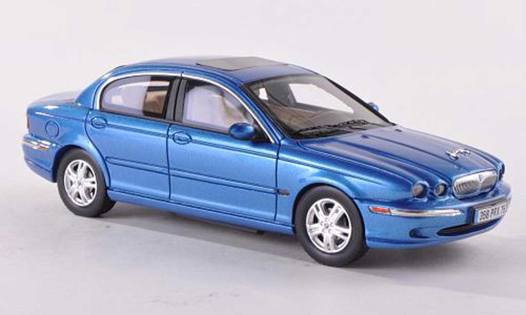 Jaguar X-Type 1/43 Premium X clair-blauw LHD 2004 modelauto