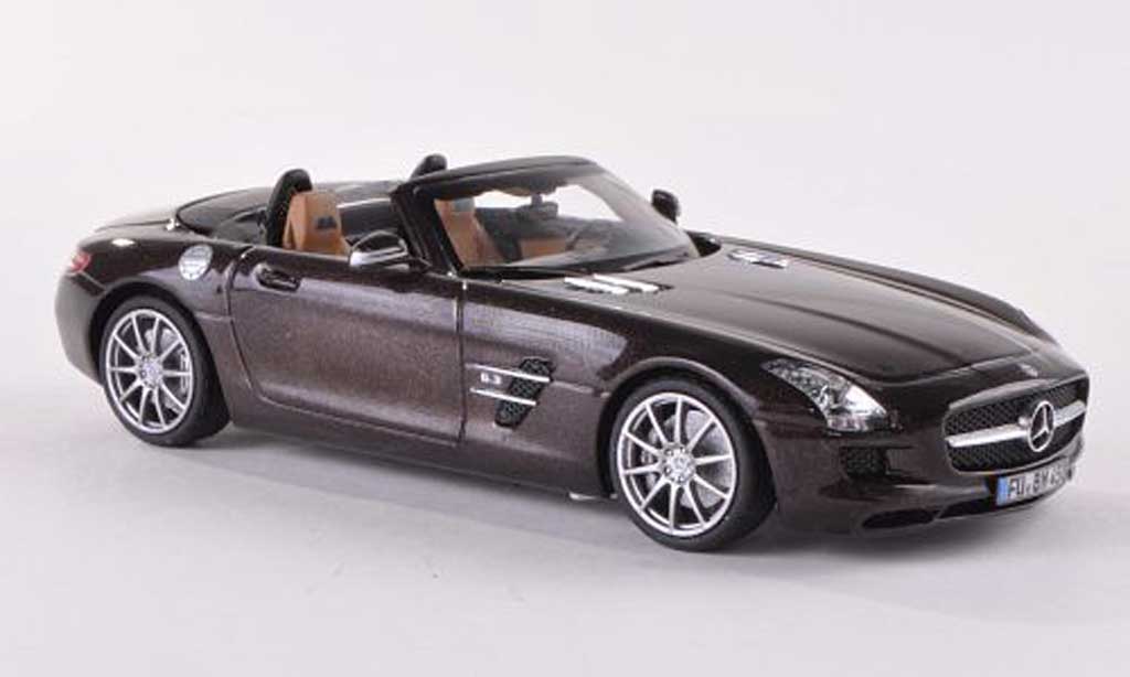Mercedes SLS 1/43 Schuco AMG Roadster (R197) bruin 2012 modelauto