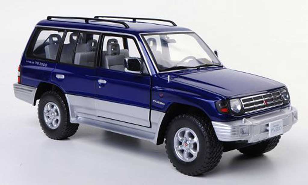 Mitsubishi Pajero 1/18 Sun Star 24V V6 3500 blauw/grijs 1998 modelauto