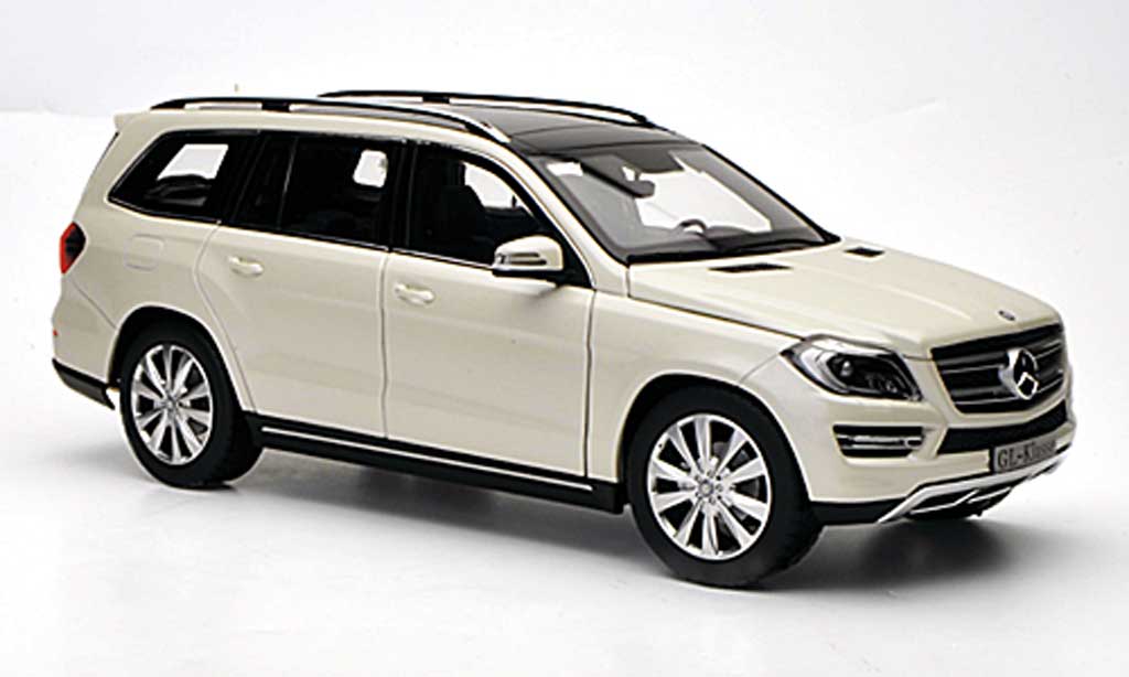 Mercedes Classe GLK 1/18 Norev wit 2012 modelauto