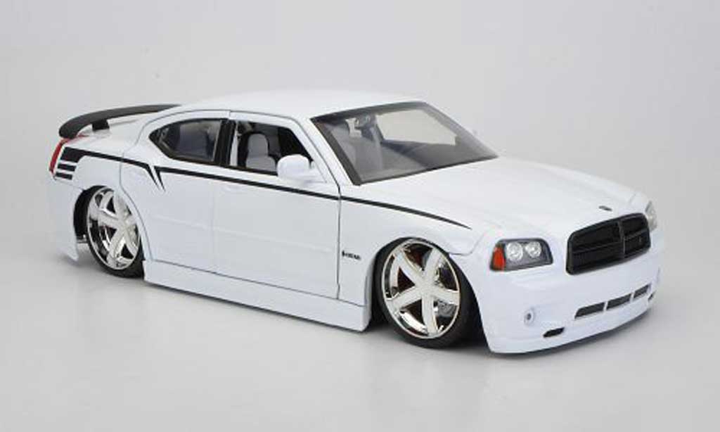 Dodge Charger 2006 1/18 Jada Toys 2006 SRT8 wit 2006 modelauto