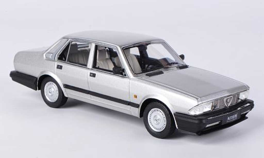 Alfa Romeo Alfa 6 2.5i 1/43 Kess V6 Quadrifoglio grijsgrijs 1983 modelauto