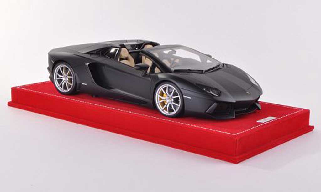 Lamborghini Aventador LP700-4 1/18 MR Collection LP700-4 Roadster mattzwart modelauto