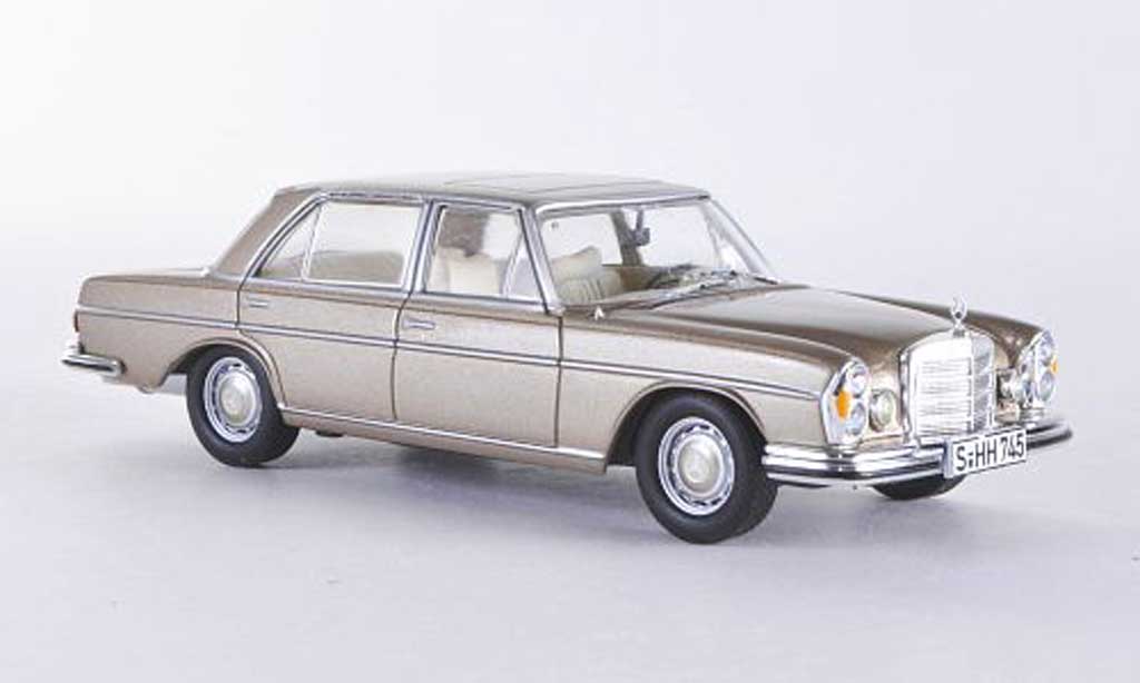 Mercedes 300 SEL 1/43 WhiteBox SEL 6.3 (W109) beige 1968 modelauto