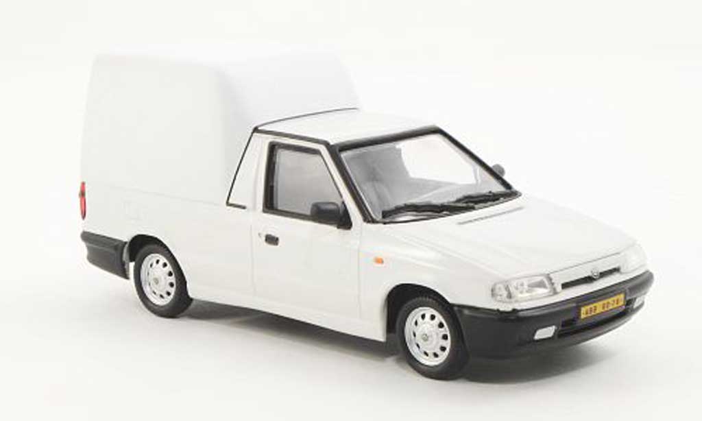 Skoda Felicia 1/43 Abrex Pick-Up wit/wit 1996 modelauto
