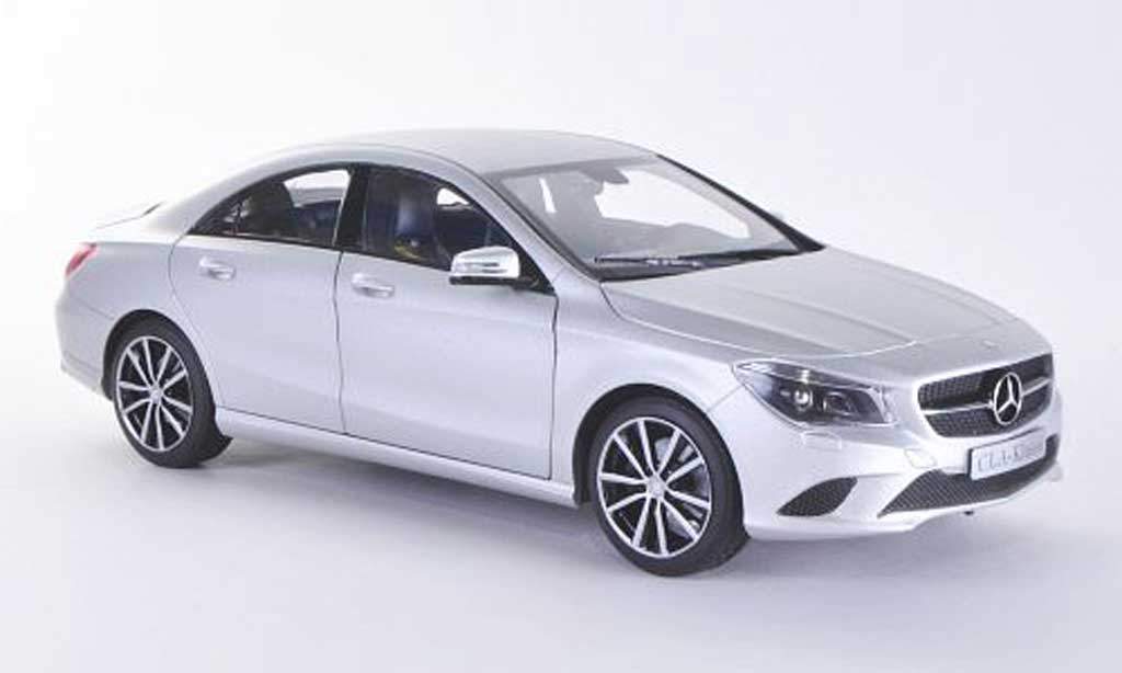 Mercedes CLA 1/18 Norev (C117) mattgrijs 2013 modelauto