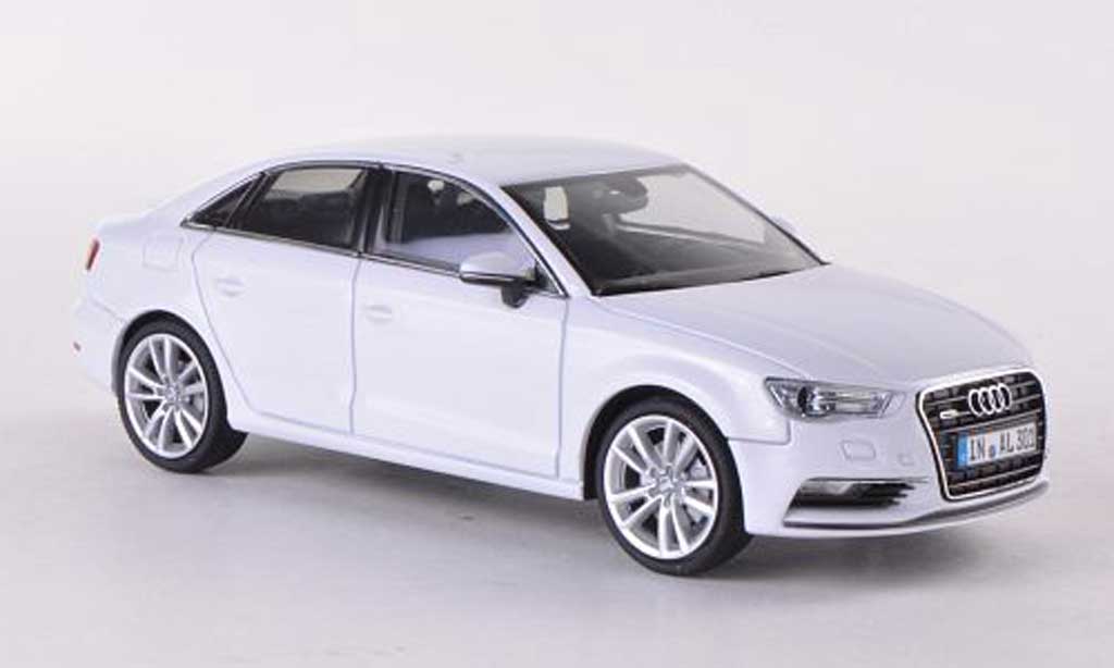 Audi A3 1/43 Herpa Sedan wit 2013 modelauto