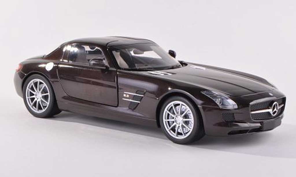 Mercedes SLS 1/43 Minichamps AMG zwart-brun 2010 modelauto