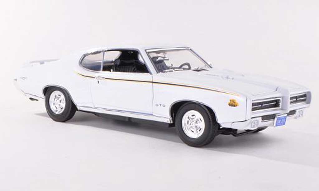 Pontiac GTO 1/18 Motormax Judge wit 1969 modelauto