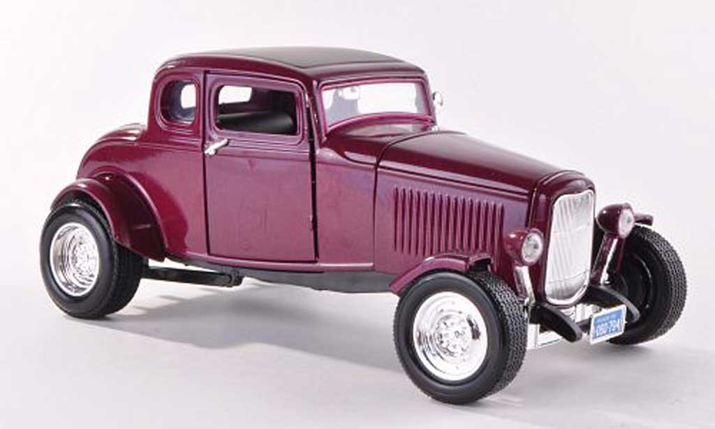 Ford 1932 1/18 Motormax Five-Window Coupe lila modelauto