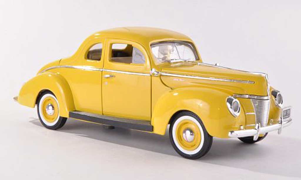 Ford Deluxe 1/18 Motormax geel 1940 modelauto